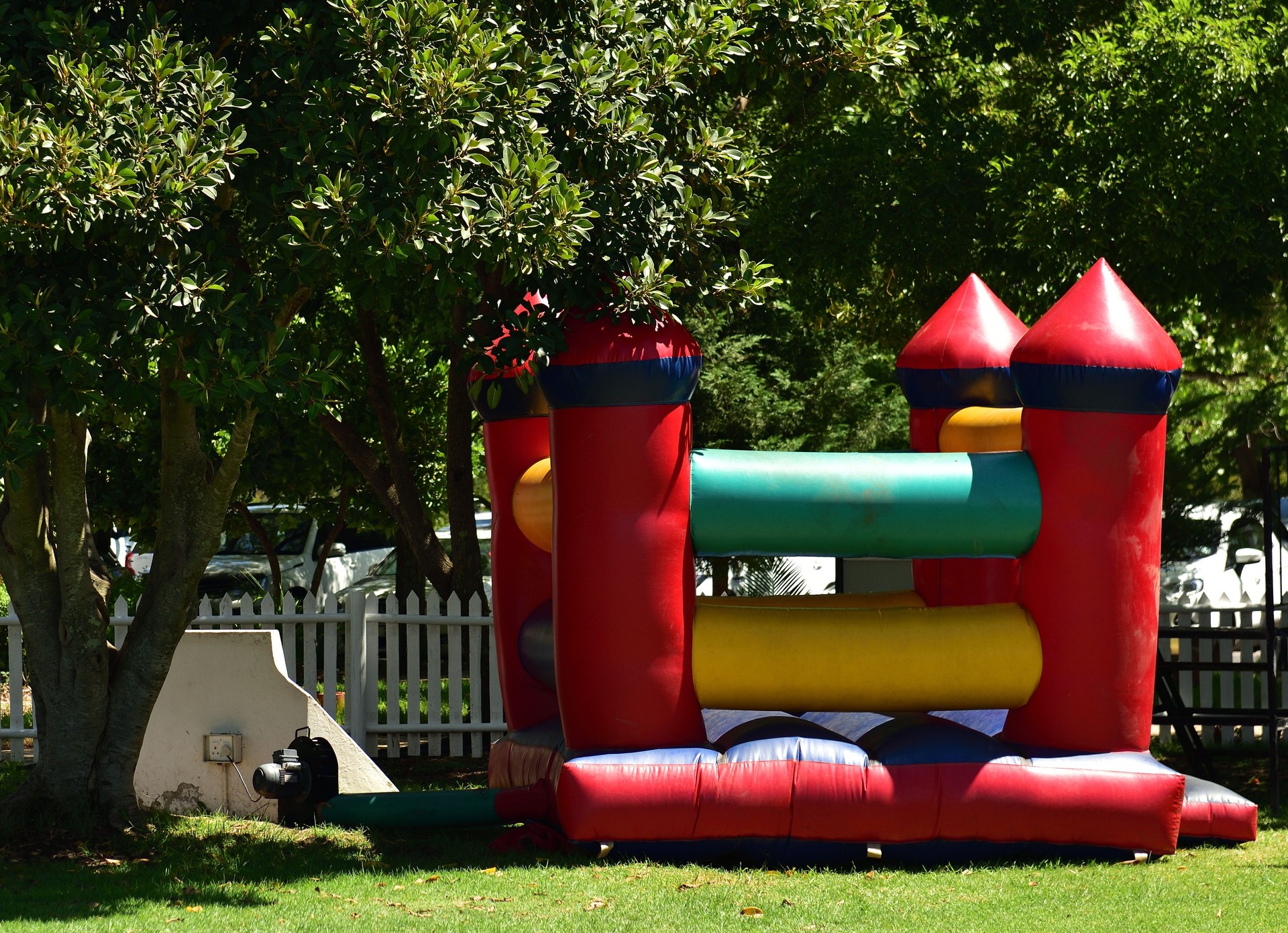 A jumping castle awaiting the kiddies to play